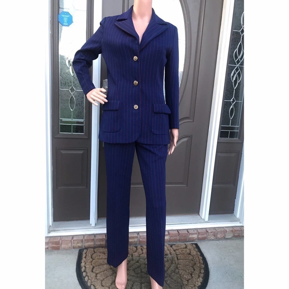 Navy blue with red pinstripe pantsuit - Picture 5 of 11